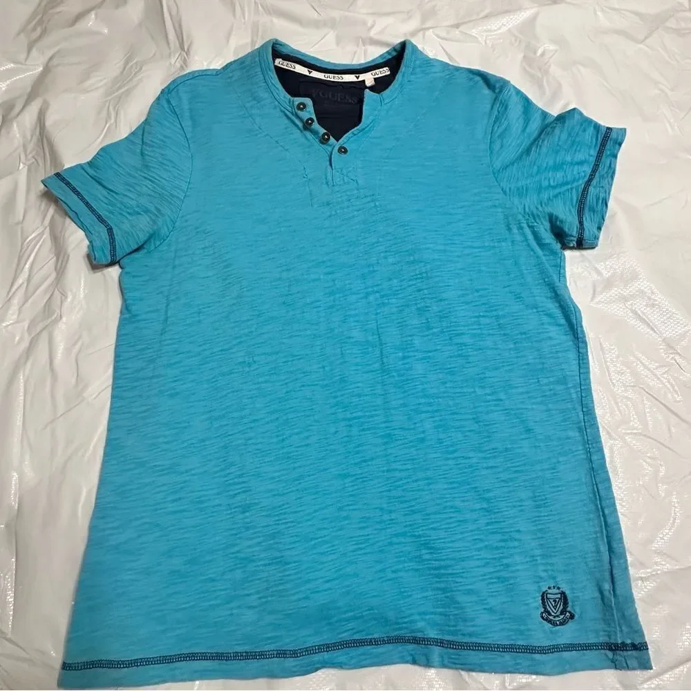 Guess Turquoise burn out Short Sleeve Henley T-shirt Size Large - Picture 9 of 12